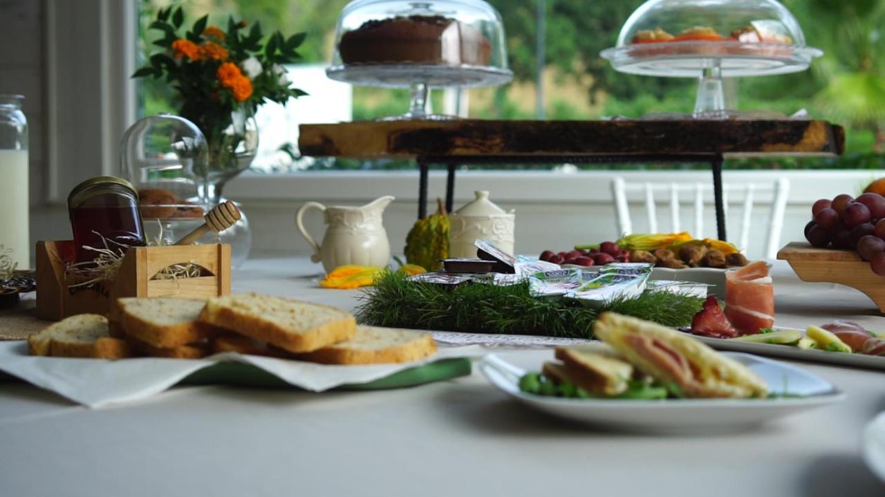 レンデ Parco D'Arte Altart Bed & Breakfast エクステリア 写真
