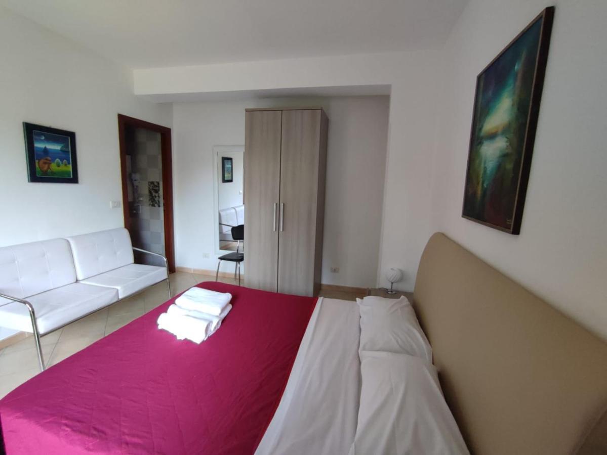 レンデ Parco D'Arte Altart Bed & Breakfast エクステリア 写真