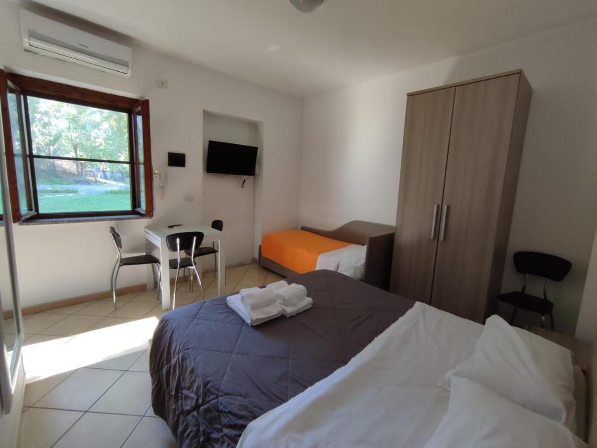 レンデ Parco D'Arte Altart Bed & Breakfast エクステリア 写真